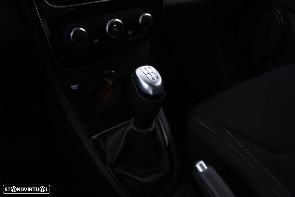 Renault Clio 0.9 TCe Limited - 29