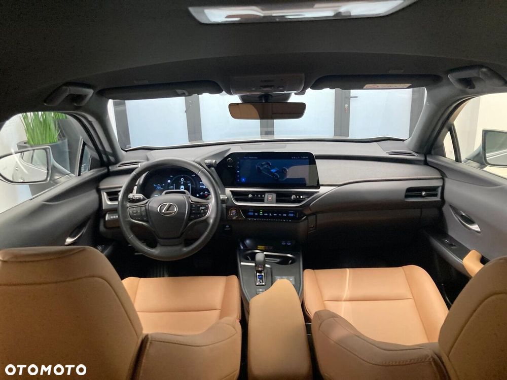 Lexus UX 300h F Sport Design - 12