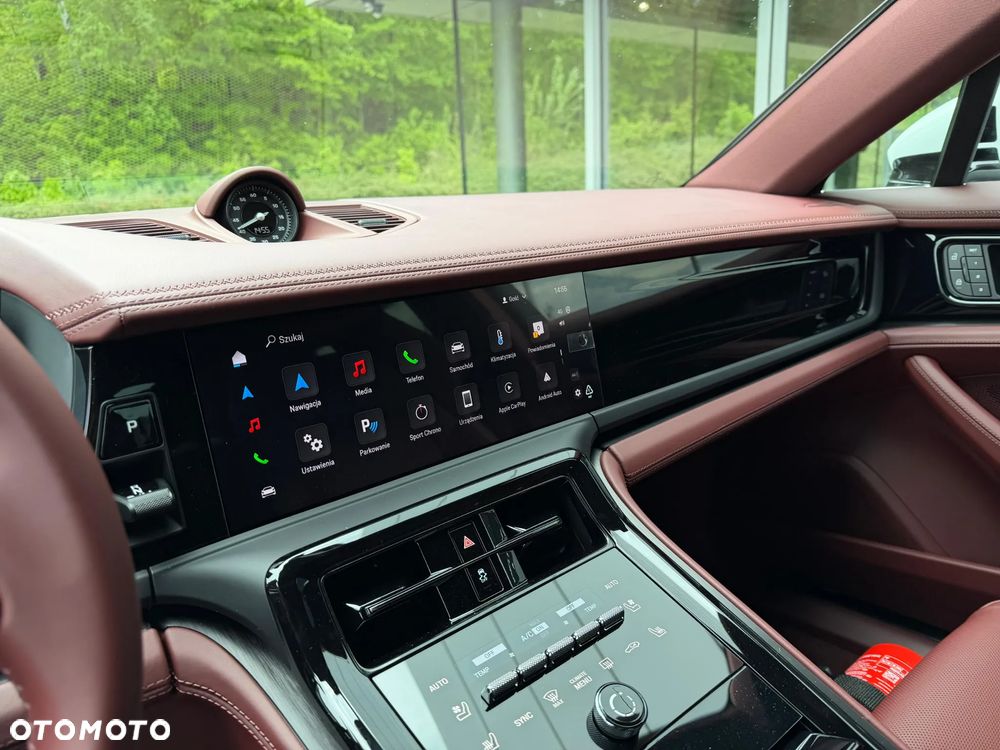 Porsche Panamera 4 - 35