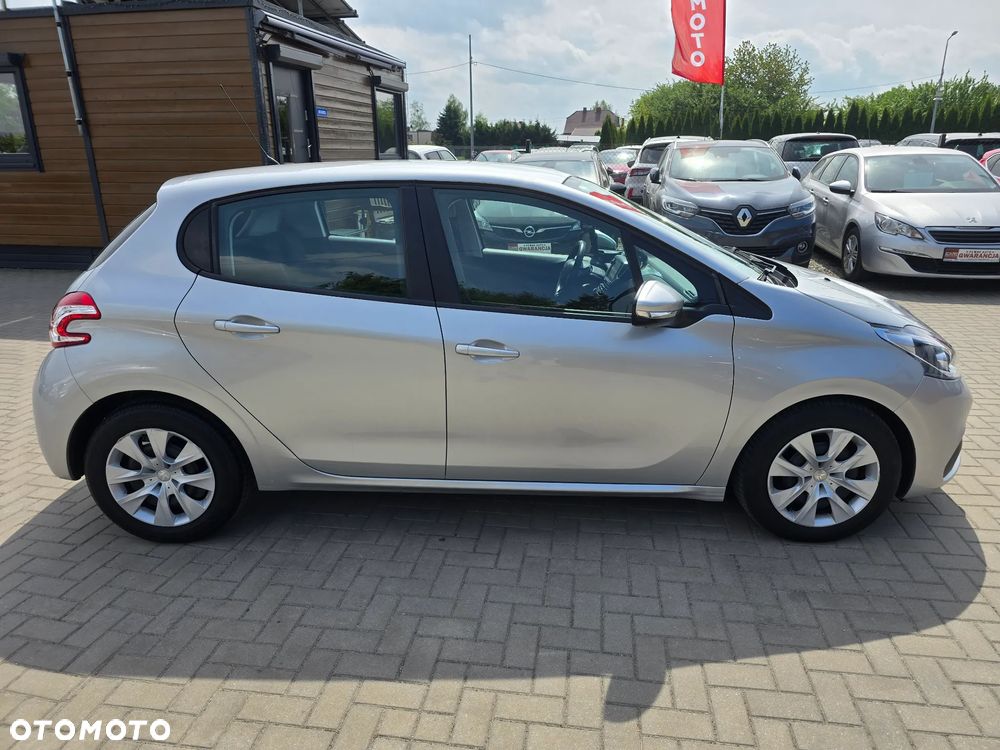 Peugeot 208 - 3