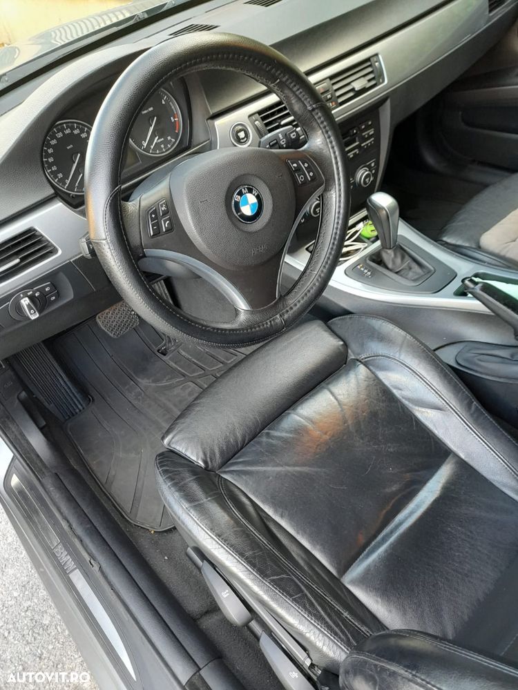 BMW Seria 3 320d DPF Cabrio Aut. - 2