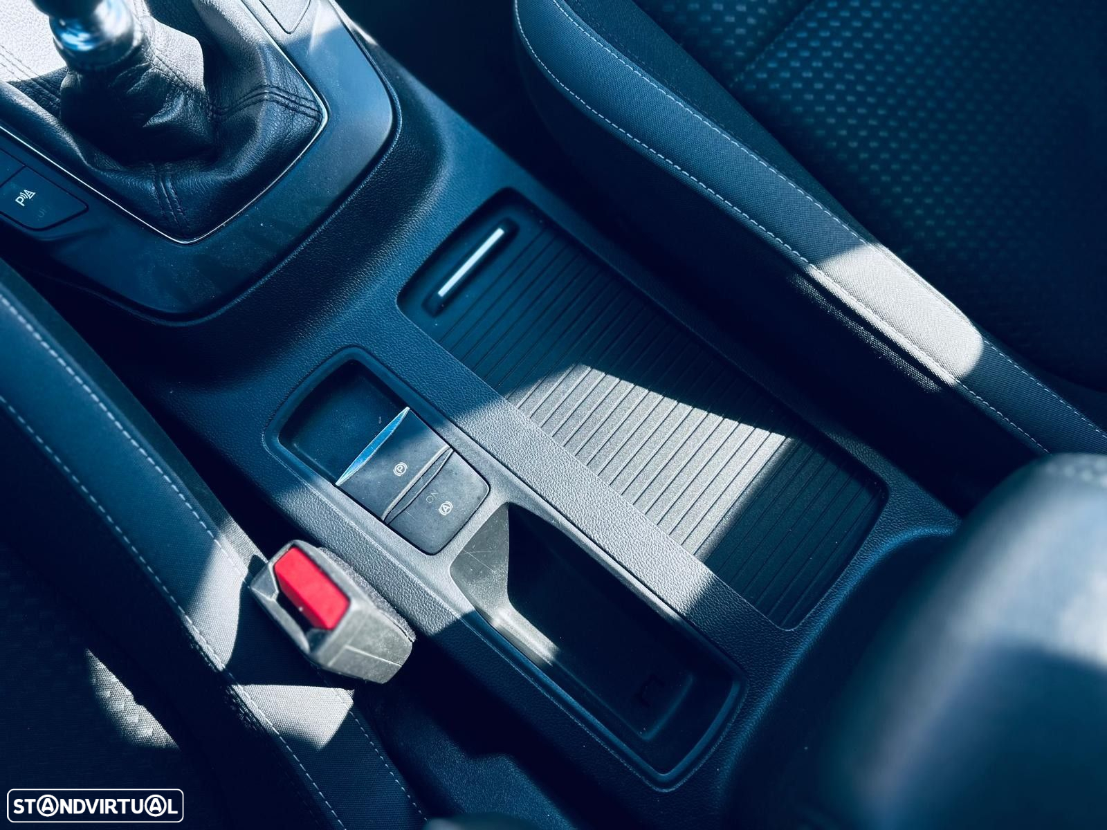 Ford Focus SW 1.0 EcoBoost Business - 34