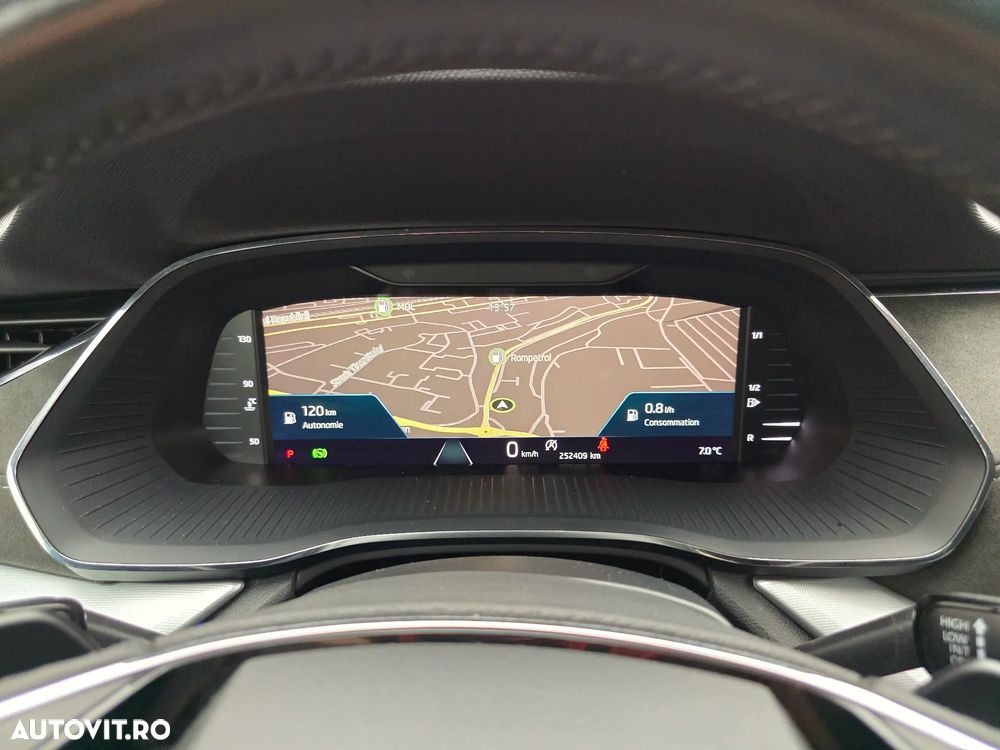 Skoda Octavia 2.0 TDI DSG Sportline - 34