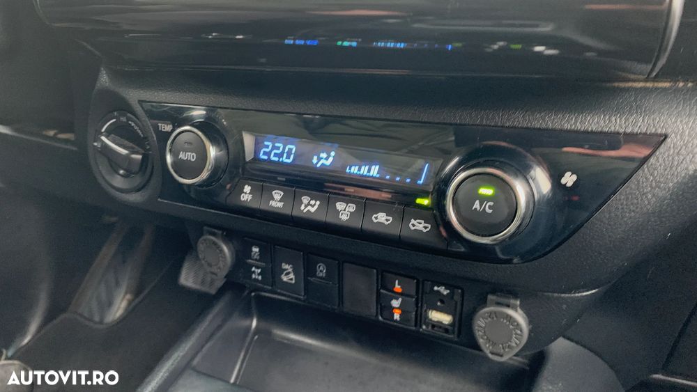 Toyota Hilux 2.8D 204CP 4x4 Double Cab AT Executive Color Edition - 19