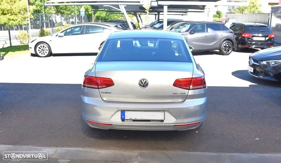 VW Passat 1.6 TDI Confortline - 8
