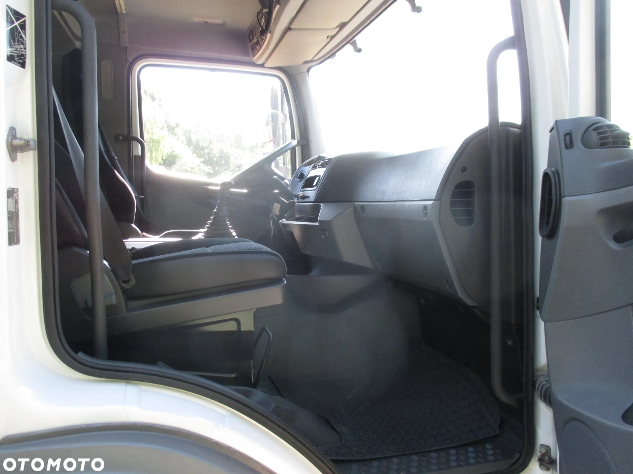 Mercedes-Benz Axor 1829 - 15
