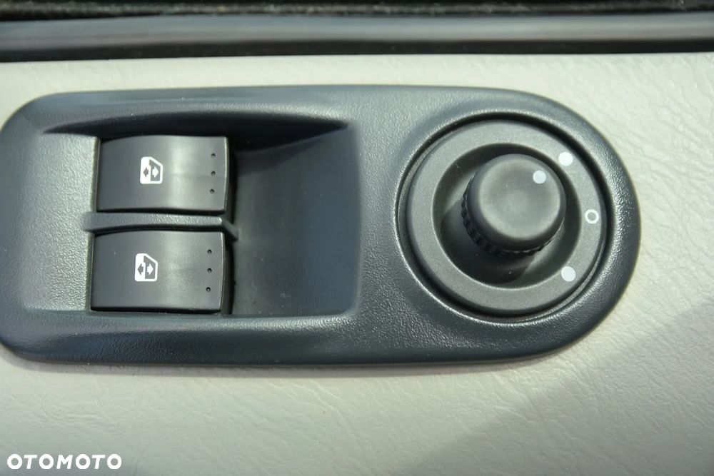Opel Vivaro - 28