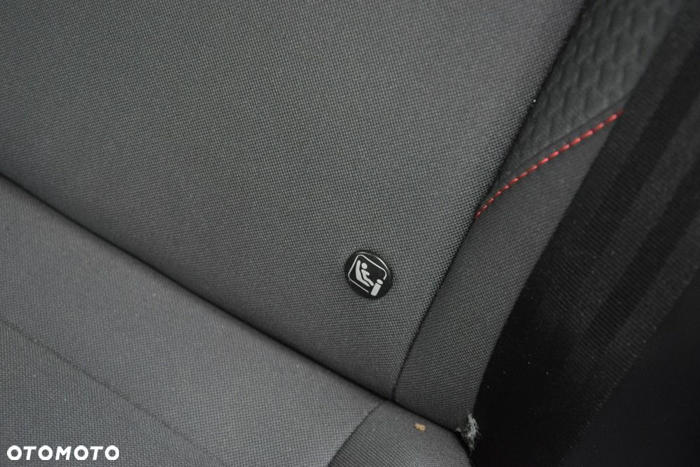 Ford Focus 1.5 EcoBlue Start-Stopp-System ST-LINE STYLE - 26