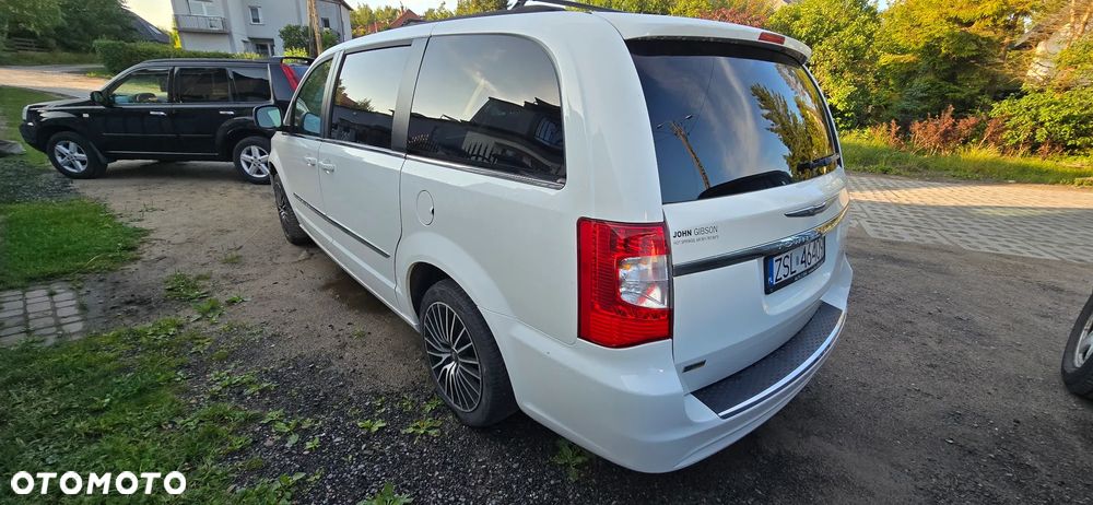 Chrysler Town & Country 3.6 Touring - 37