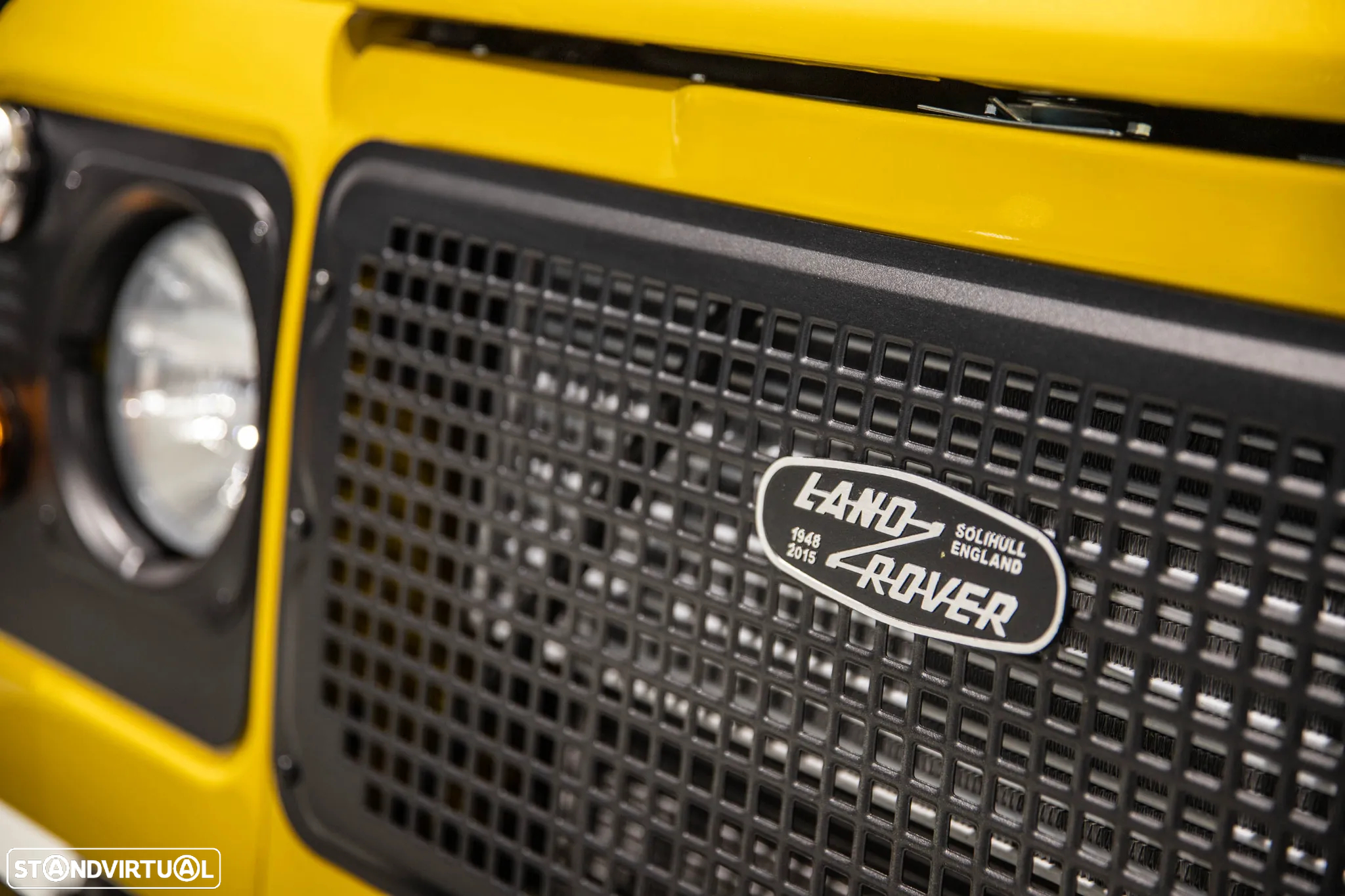 Land Rover Defender 90 SW 2.4 CRD E - 17