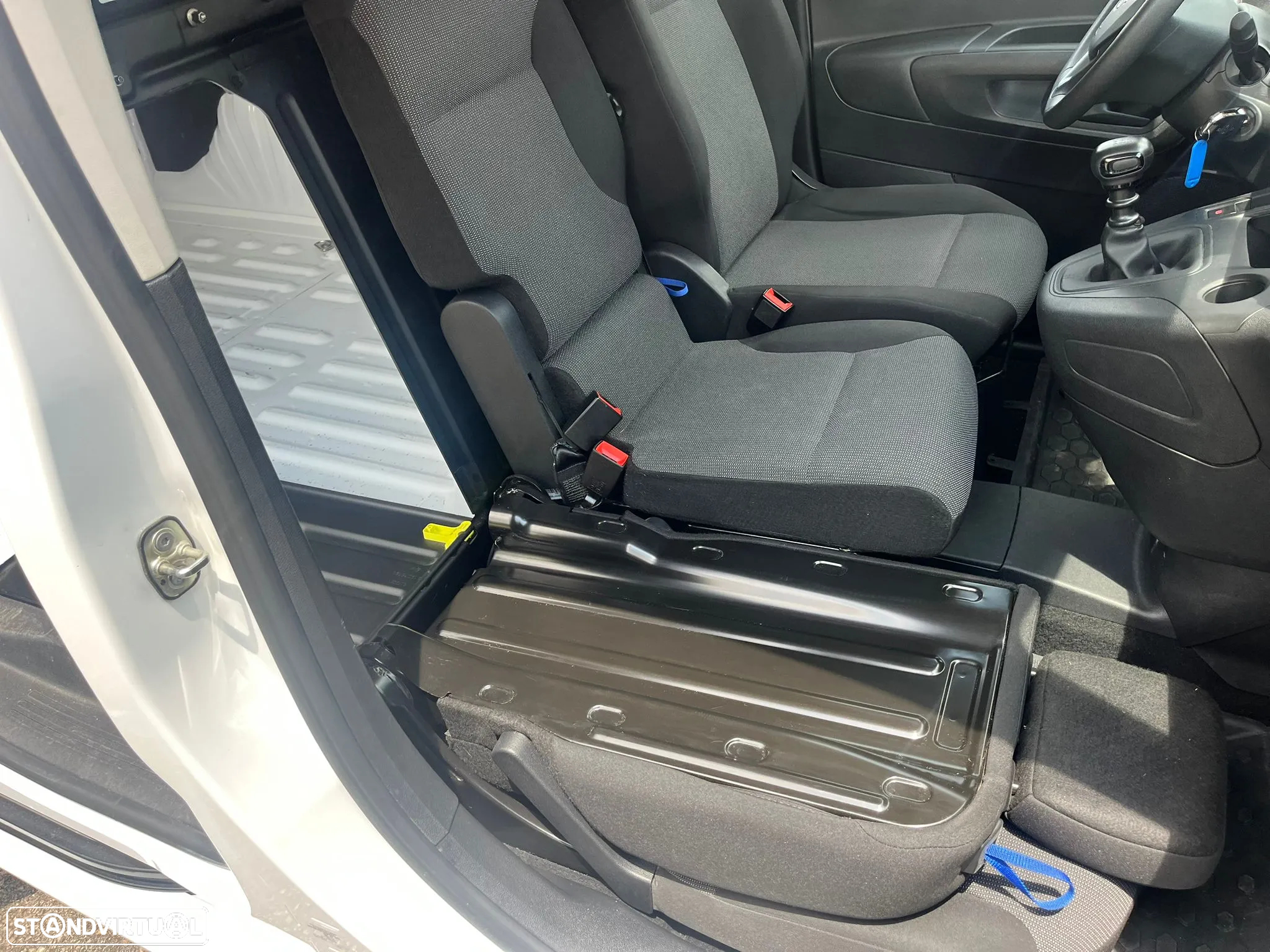 Opel COMBO 1.5 102cv 3 LUGARES - AC - IVA DEDUTÍVEL - 7