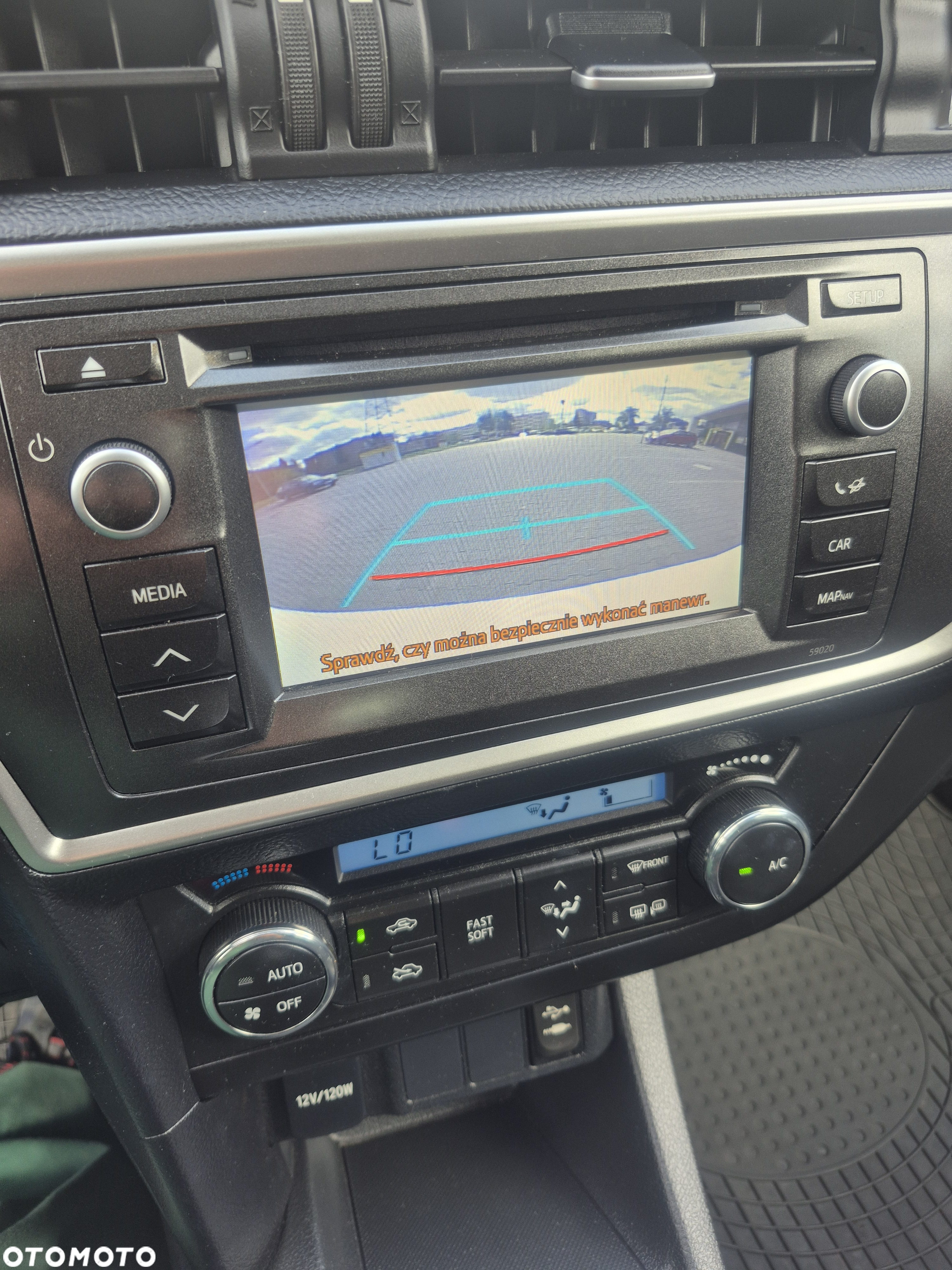 Toyota Auris 1.4 D-4D Premium - 18