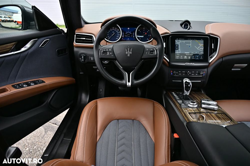 Maserati Ghibli GranLusso - 17
