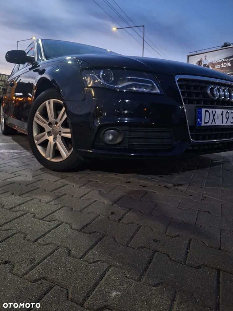 Audi A4 Limousine - 1