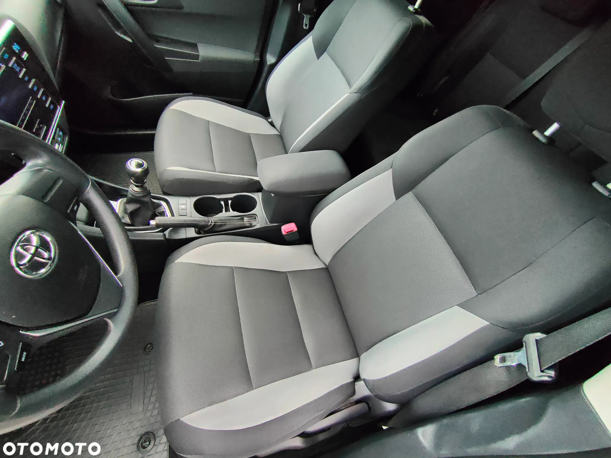 Toyota Auris 1.4 D-4D Active - 6