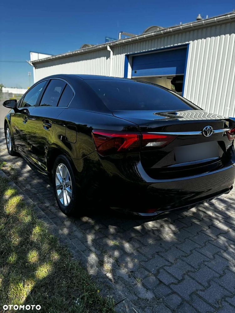 Toyota Avensis 1.6 Active - 8