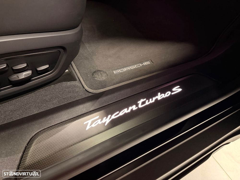 Porsche Taycan Cross Turismo Turbo S - 24
