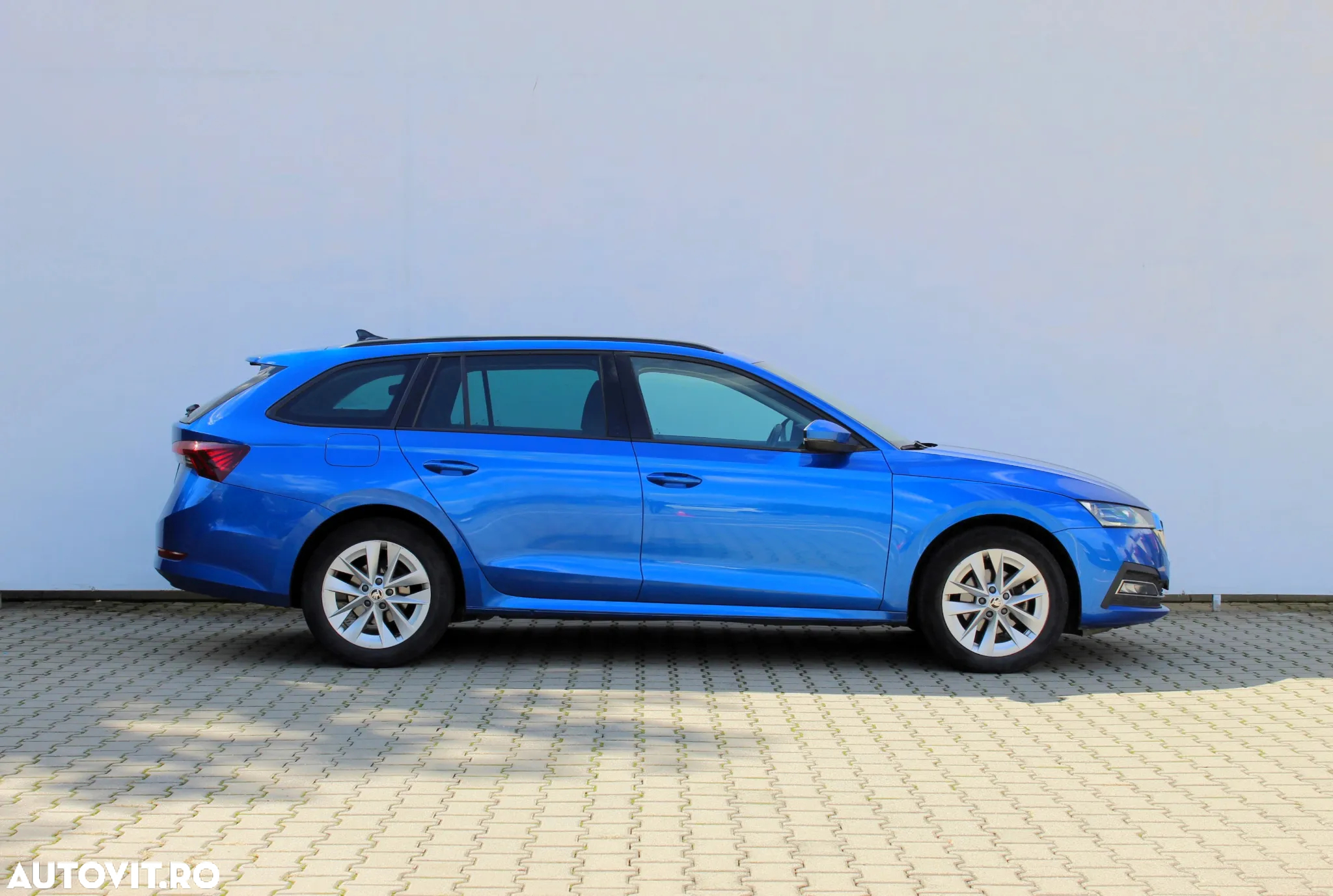 Skoda Octavia Combi 2.0 TDI DSG Style - 6