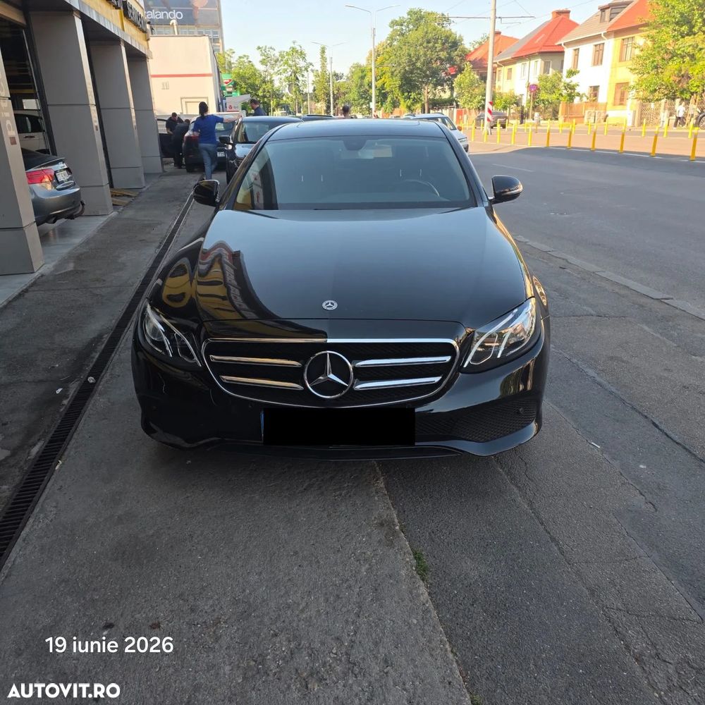 Mercedes-Benz E 200 4MATIC Aut. - 1