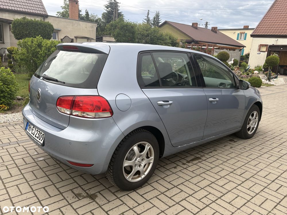 Volkswagen Golf - 2