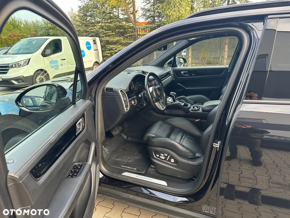 Porsche Cayenne Standard - 4