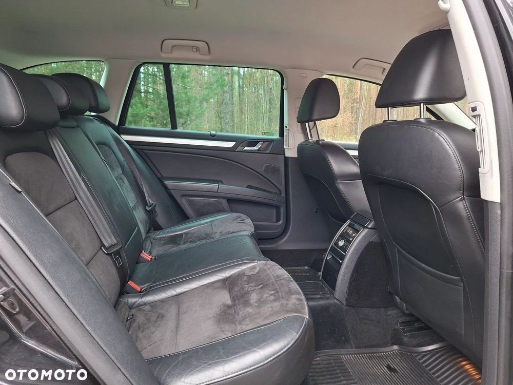 Skoda Superb 2.0 TDI 4x4 Elegance Outdoor DSG - 6