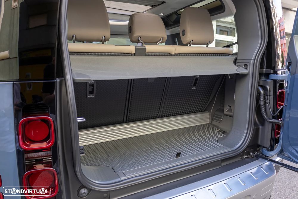 Land Rover Defender 3.0 I6 90 AWD SE - 41