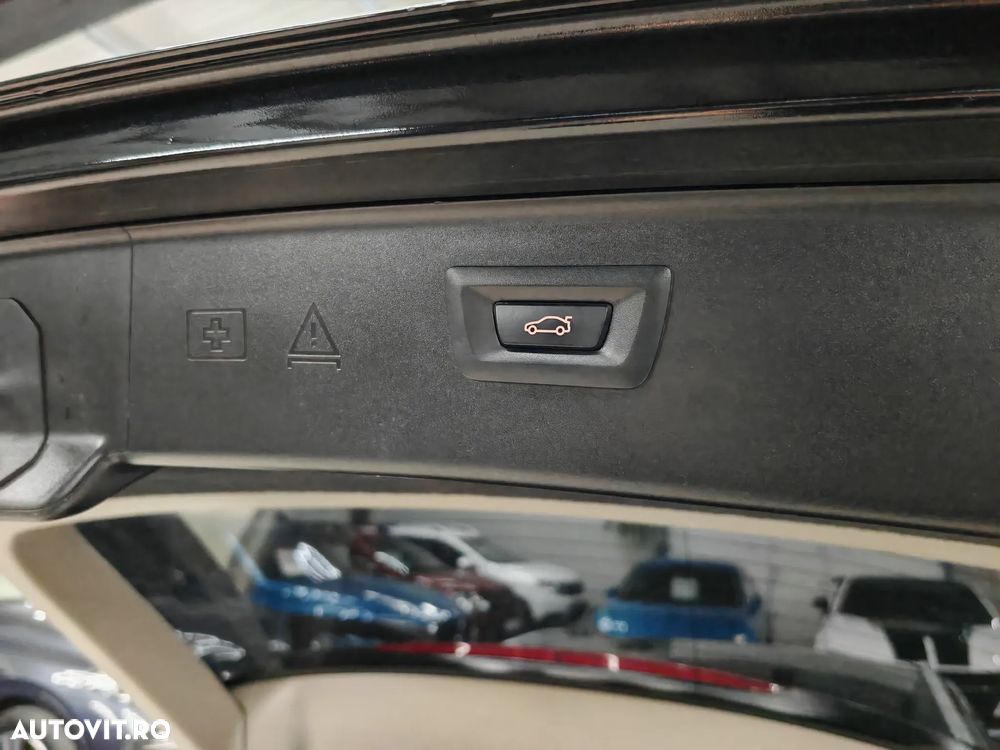 BMW Seria 5 525d xDrive Touring Sport-Aut. - 36