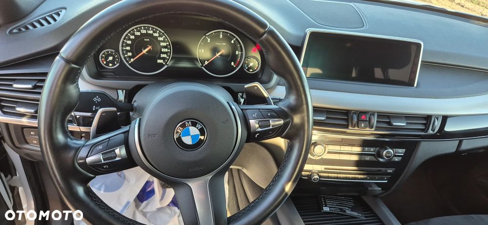 BMW X5 xDrive25d - 11
