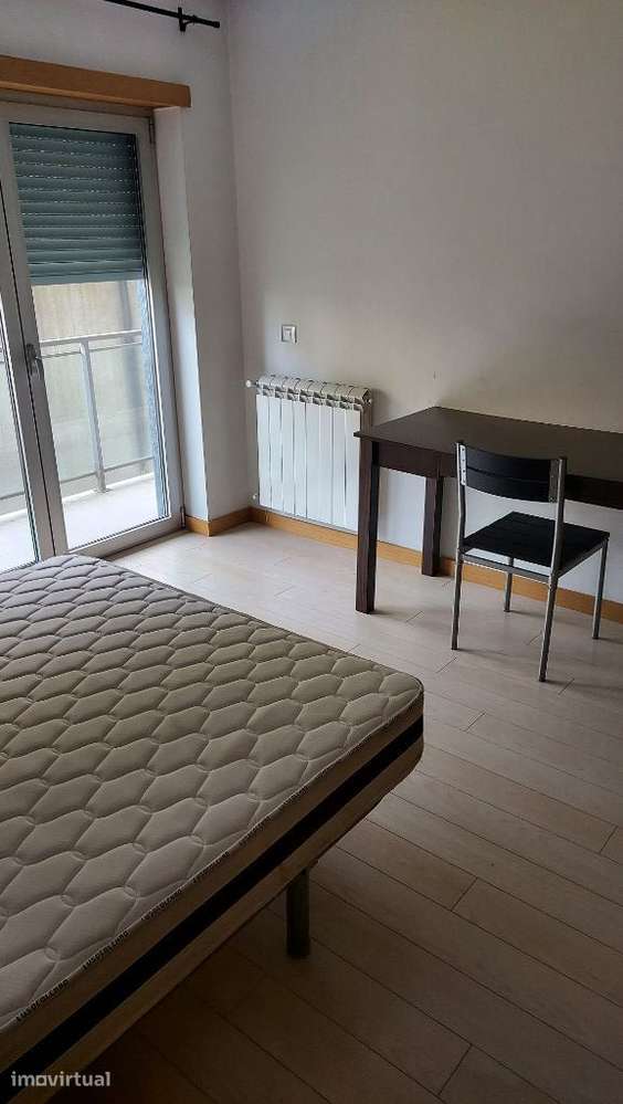 Apartamento T1 (Excelente localização) - Arrendo - Grande imagem: 3/8