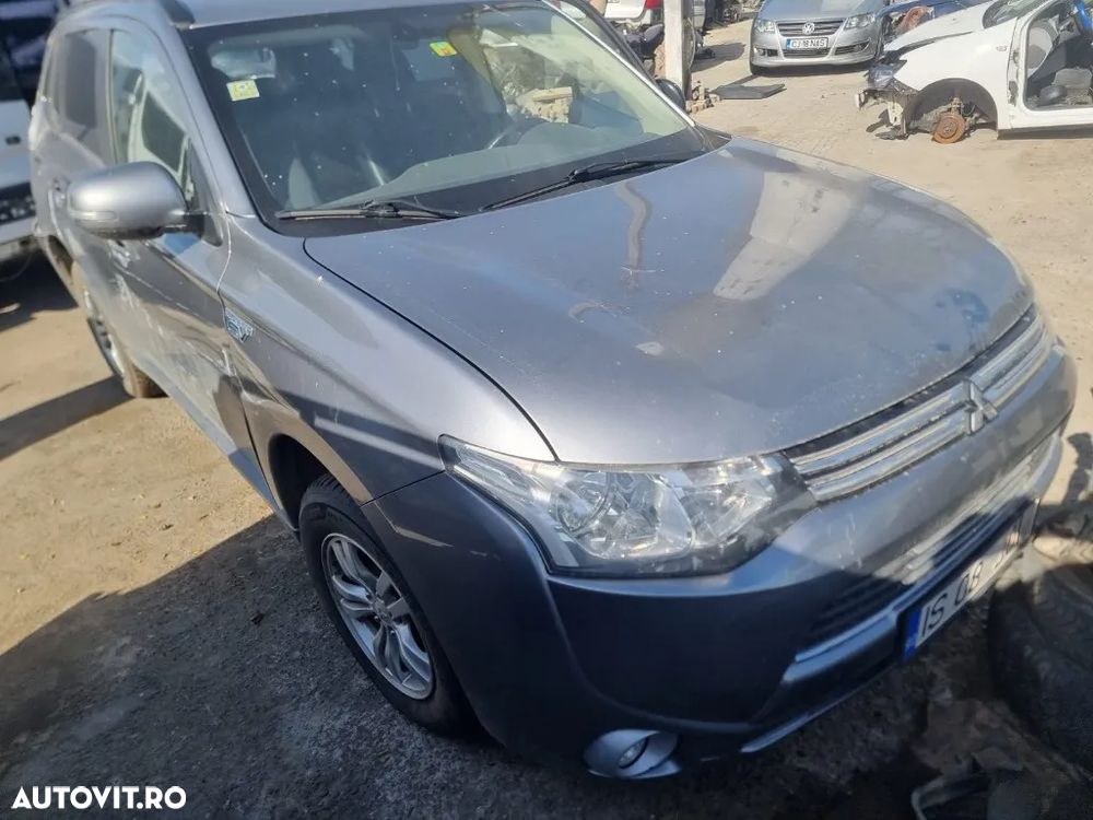 Dezmembrez Mitsubishi Outlander 3, an 2014, motor 2.0 benzina + hybrid cod 4B11, cutie de viteze automata - 3