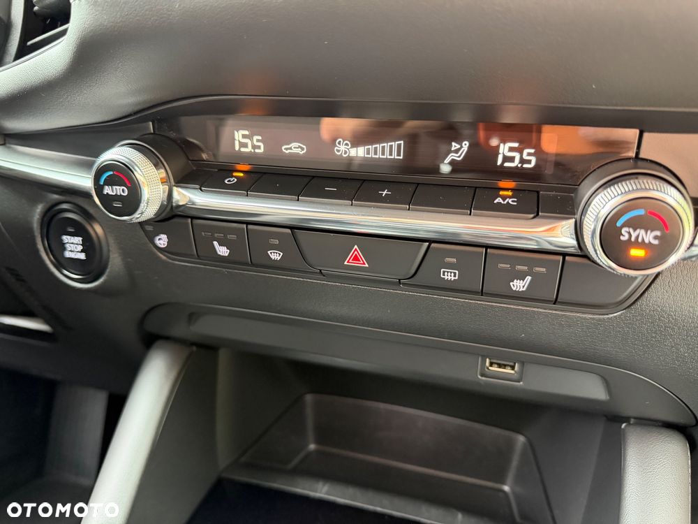 Mazda 3 2.0 mHEV Hikari - 33