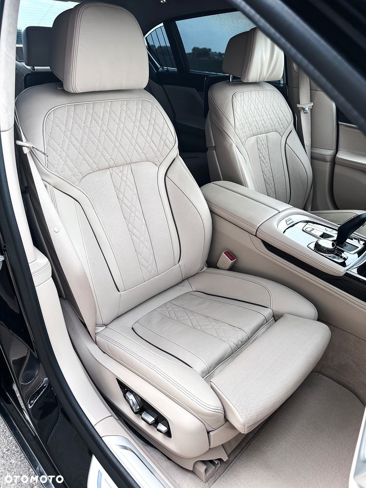 BMW Seria 7 750Li - 10
