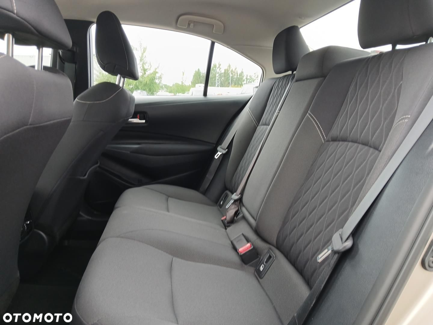 Toyota Corolla - 12