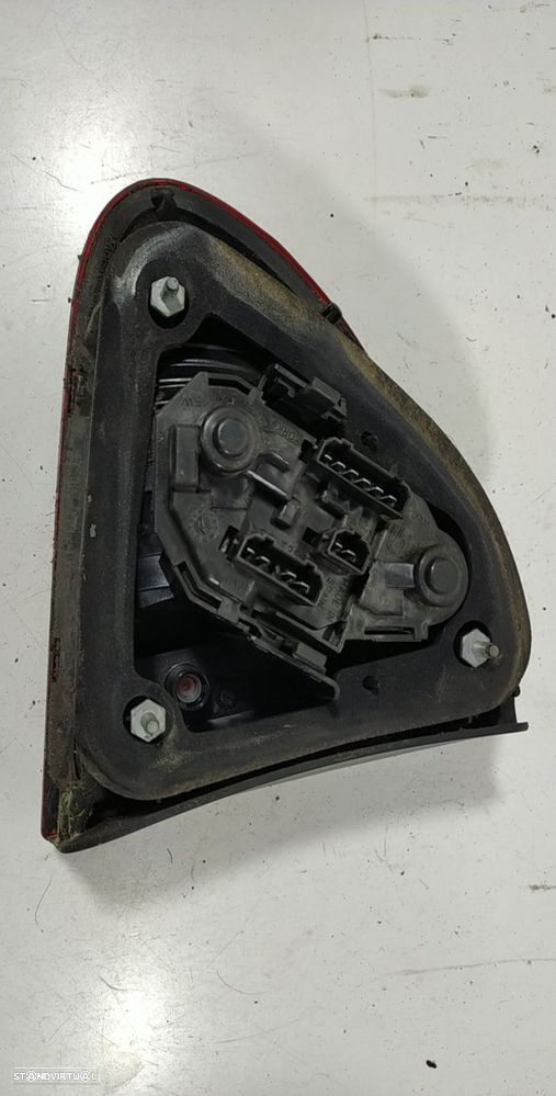 Farolim Tras Direito Painel Stop Seat Leon (1M1) - 4