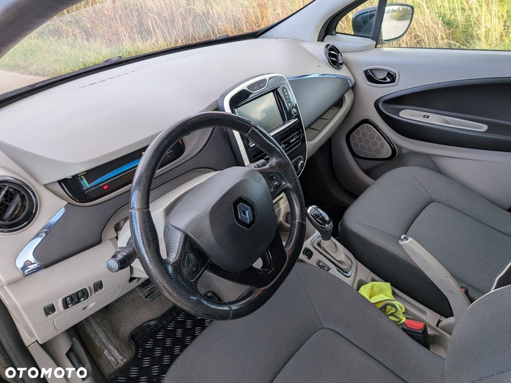 Renault Zoe - 25