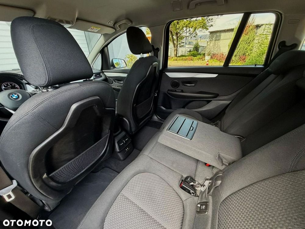 BMW Seria 2 218d xDrive Advantage - 11
