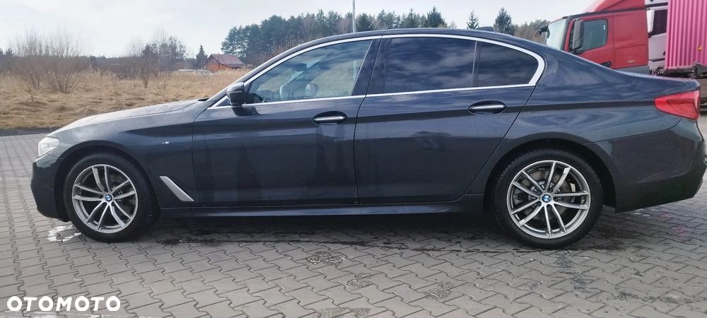 BMW Seria 5 520d M Sport - 6