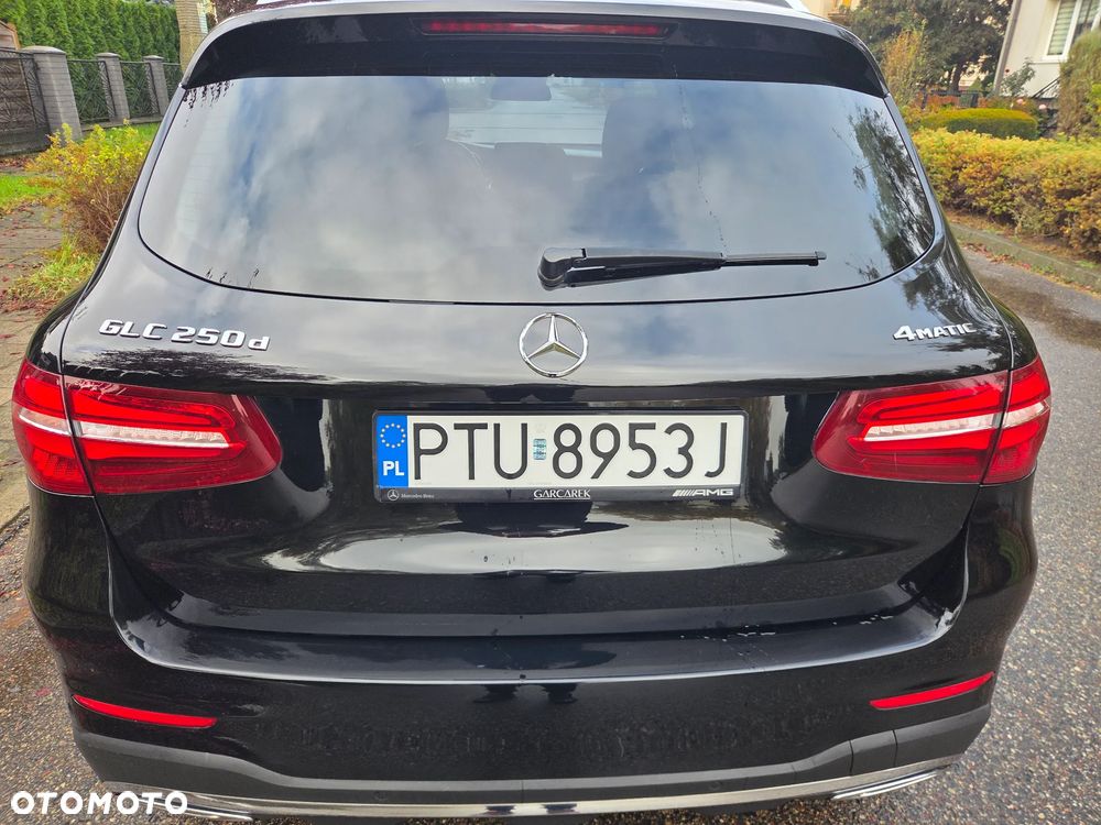 Mercedes-Benz GLC 250 d 4Matic 9G-TRONIC AMG Line - 28