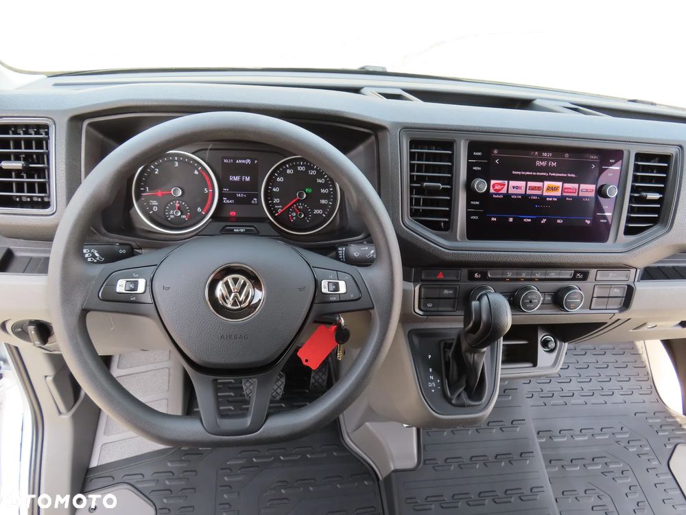 Volkswagen Crafter 35 BiTDI 2.0 177 KM AUTOMAT 6-Cio Os.+ 1036 Kg Ładowność MIXTO Indywidualna Zabudowa VIP, L2H1 Furgon Blaszak, 5905 mm Dł, FULL LED, DRZWI PRZESUWNE Z OBU STRON, HAK 3000 Kg, Rozstaw Osi 3665 mm, Stan Wizualny I Techniczny NOWY Tak Jak Z Taśmy Produkcyjnej Gotowy Dostępny OKAZJA POLECAM - 35