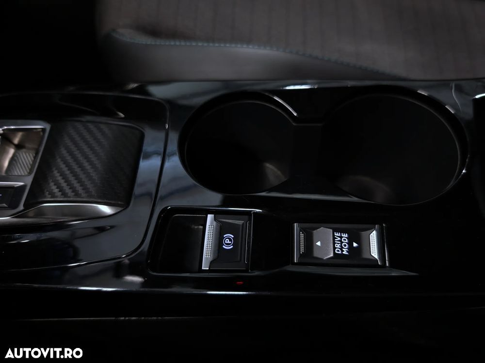 Peugeot 2008 PureTech 130 EAT8 Allure - 12