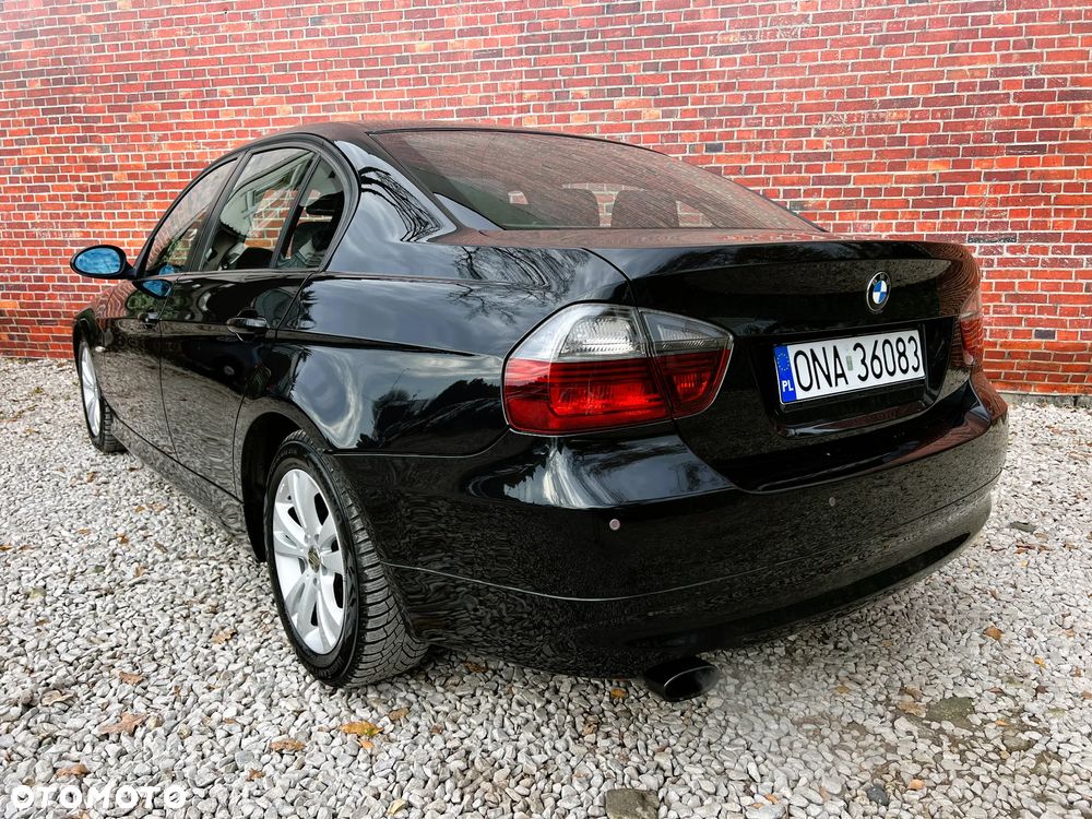 BMW Seria 3 318i - 4