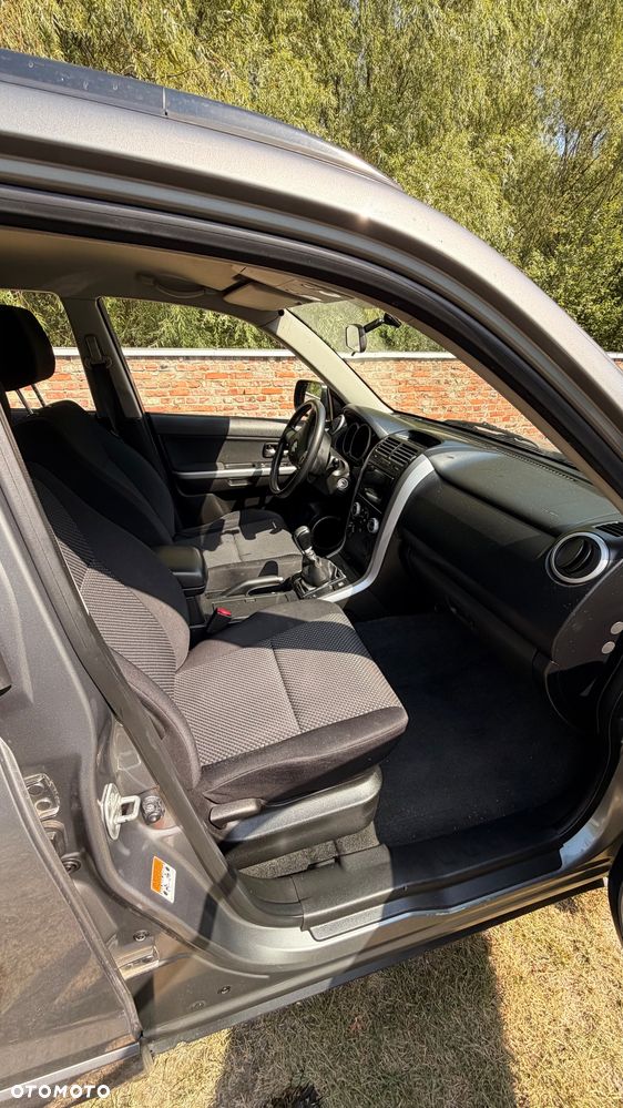 Suzuki Grand Vitara 2.0 - 14