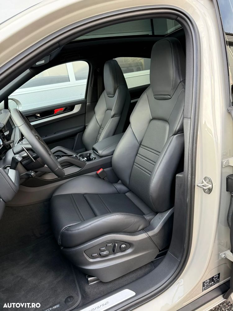 Porsche Cayenne Coupe E-Hybrid - 5