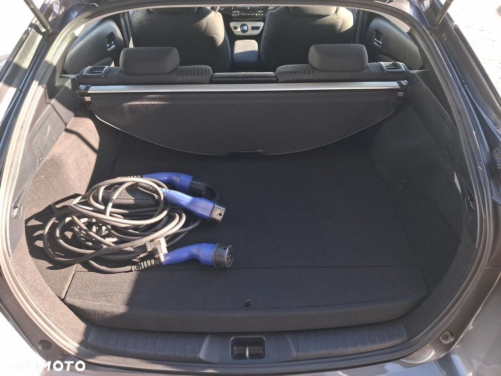 Toyota Prius Hybrid Comfort - 16