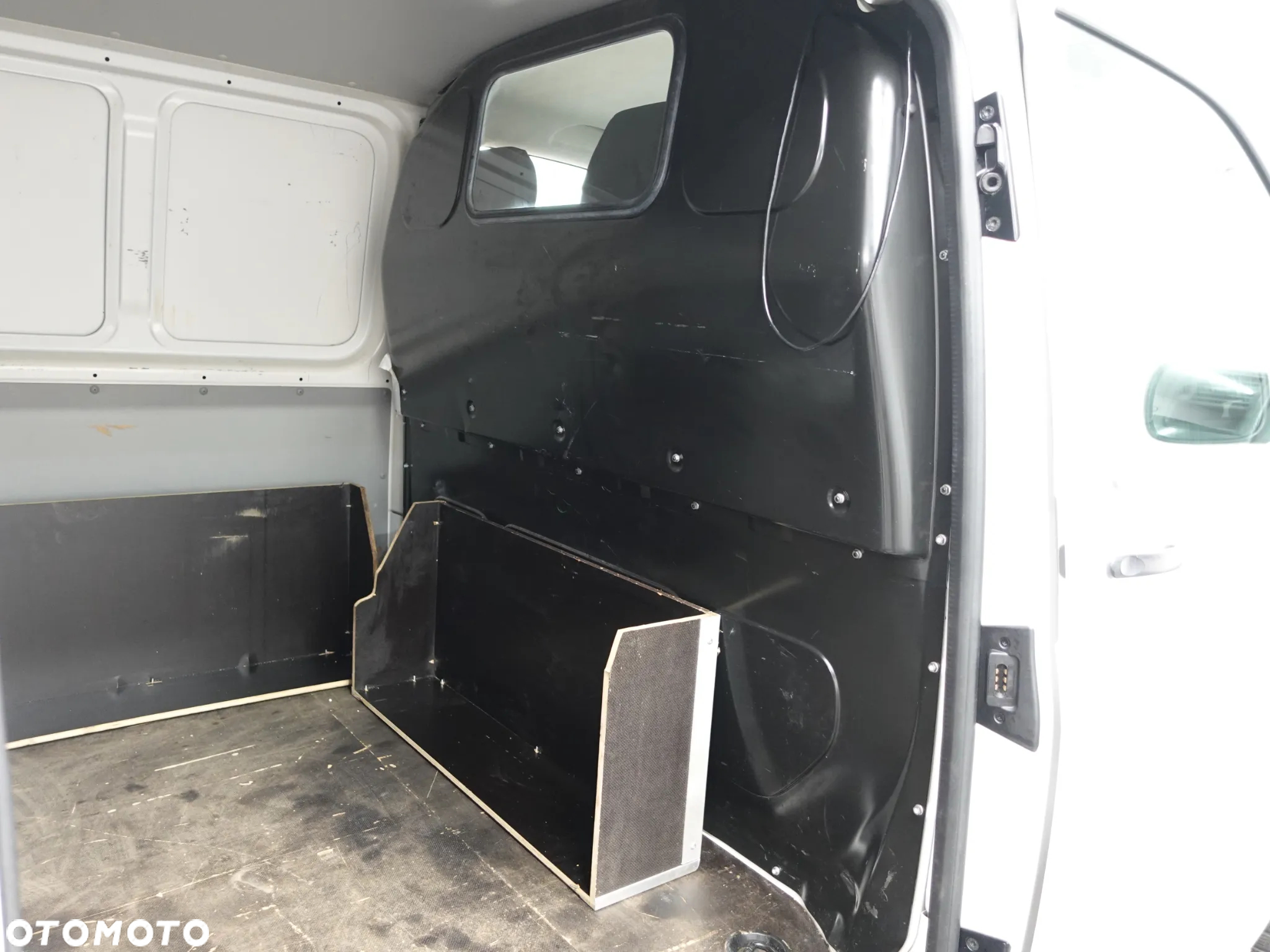 Volkswagen Transporter - Long - 38