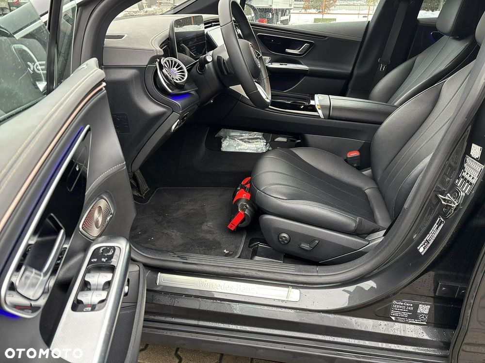 Mercedes-Benz EQE - 11