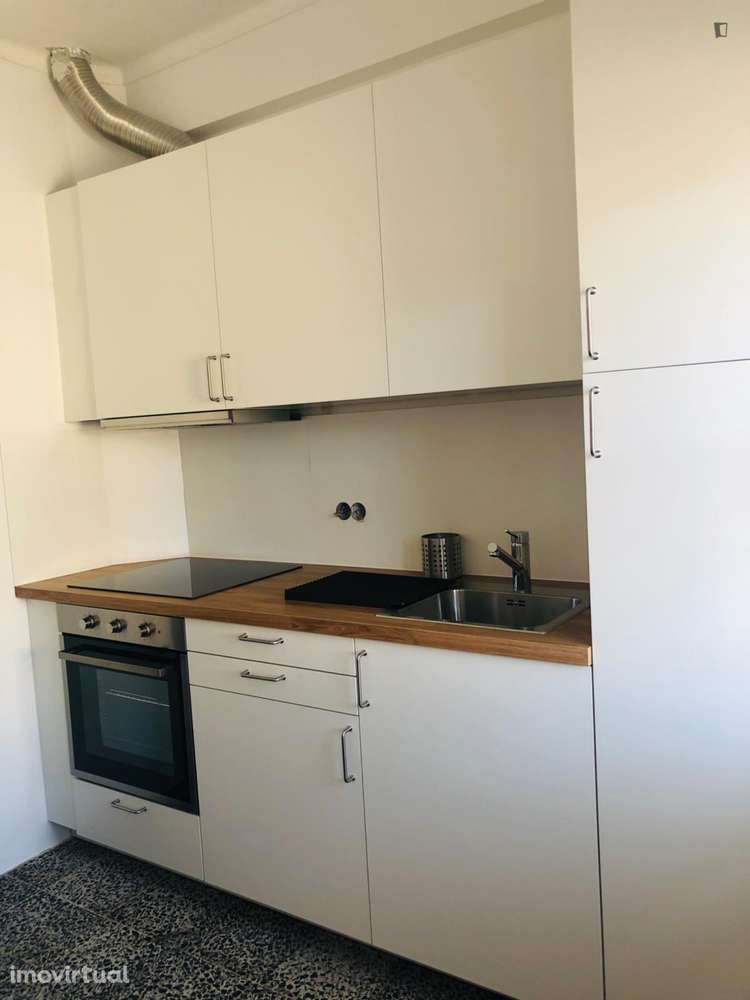 Quarto - localizado em Sé de Braga e São Lázaro Braga - Grande imagem: 5/12