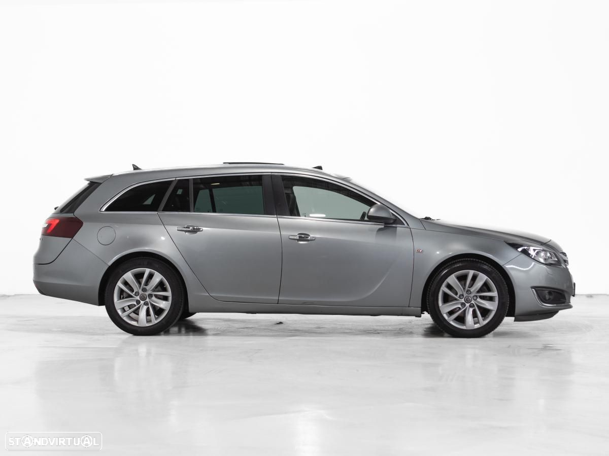 Opel Insignia Sports Tourer - 2