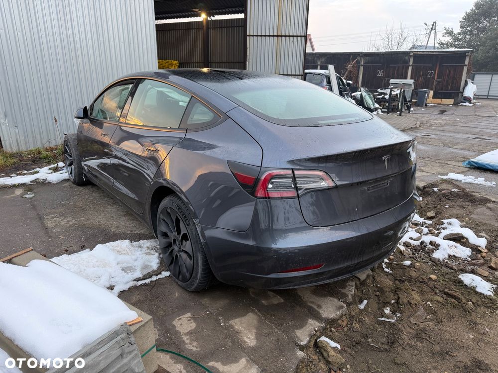 Tesla Model 3 Standard Reichweite Plus Hinterradantrieb - 18